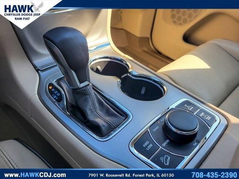 2019 Jeep Grand Cherokee Overland photo 15