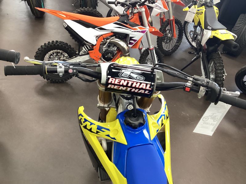 2024 Suzuki RMZ250 CHAMPION YELLOW NO 2Image 7