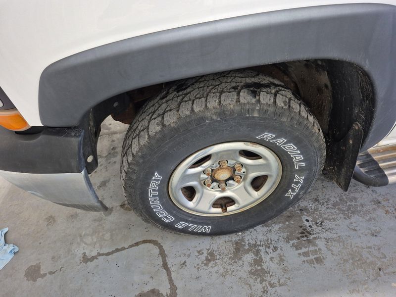 2000 Chevrolet Silverado 1500 Image 9