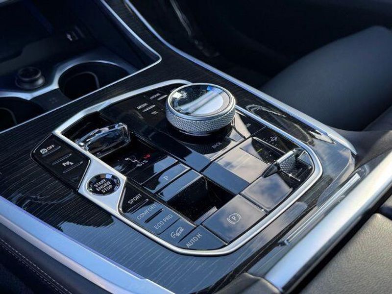 Used 2024 BMW X7 M60iImage 22