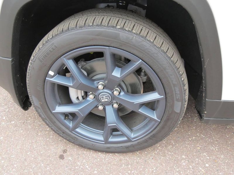 New 2026 Jeep Cherokee 85th Anniversary Edition 4x4Image 10