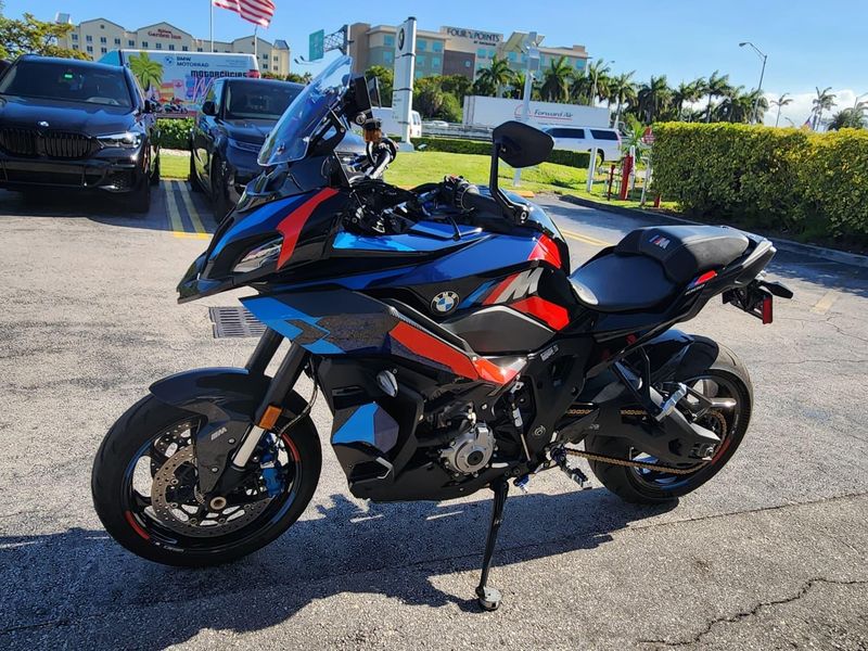 Used 2024 BMW M1000XR Image 4