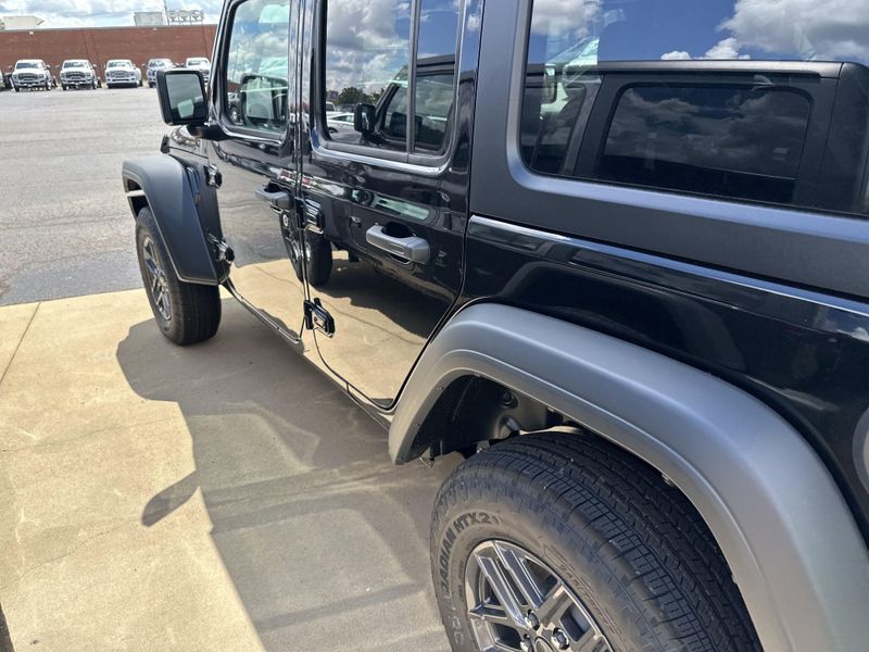 New 2025 Jeep Wrangler 4-door Sport SImage 9