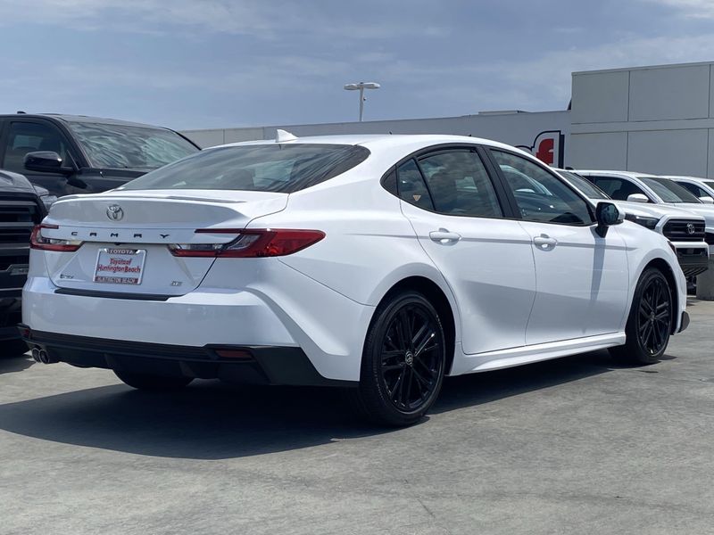 New 2025 Toyota Camry SEImage 3