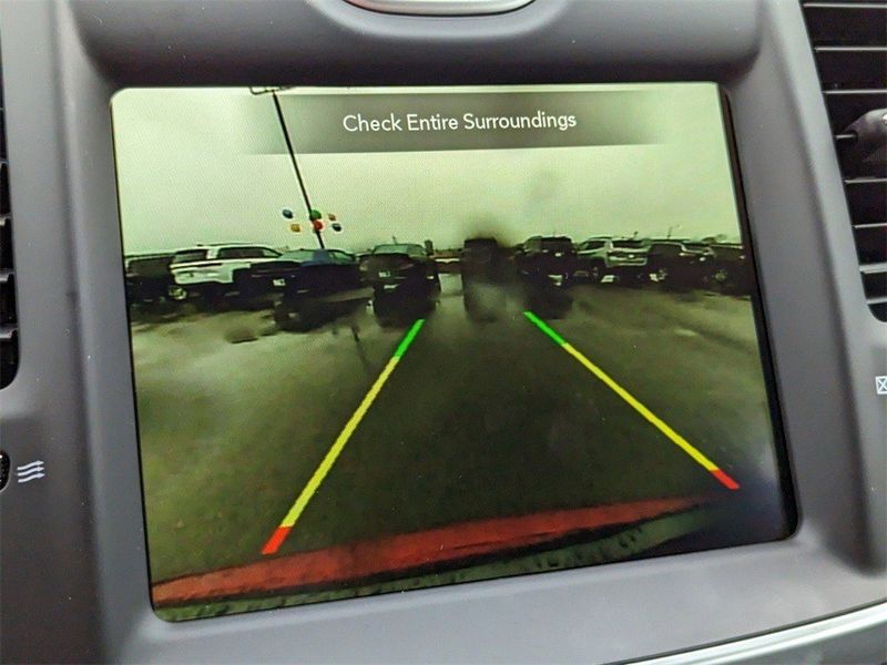 2023 Chrysler 300 Touring L RwdImage 19