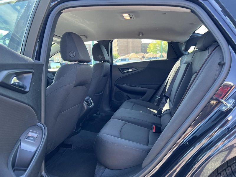 2023 Chevrolet Malibu 1LT photo 30