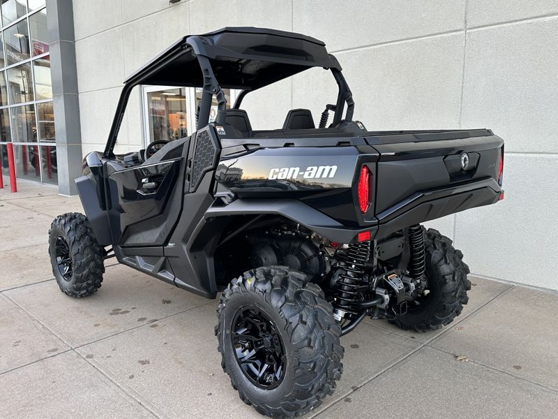 2024 Can-Am COMMANDER XT 700 in a TRIPLE BLACK exterior color. Cross Country Powersports 732-491-2900 crosscountrypowersports.com 