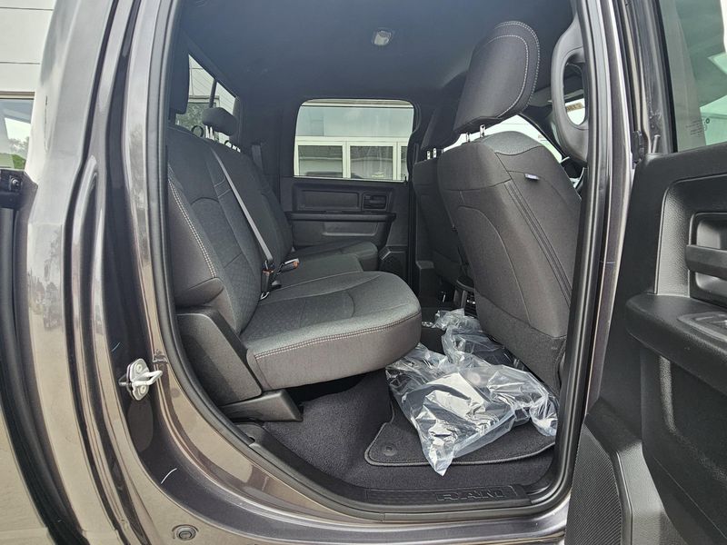 2025 RAM 3500 TradesmanImage 14
