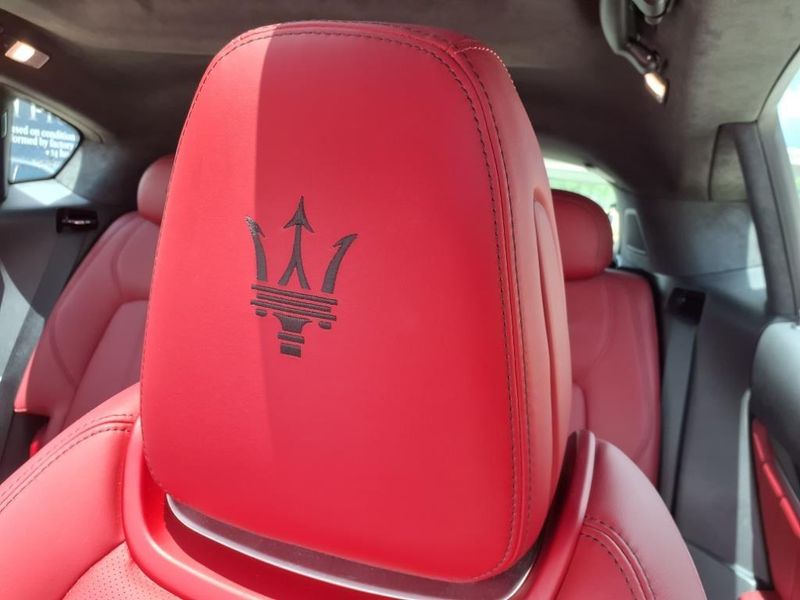 Used 2022 Maserati Levante ModenaImage 6