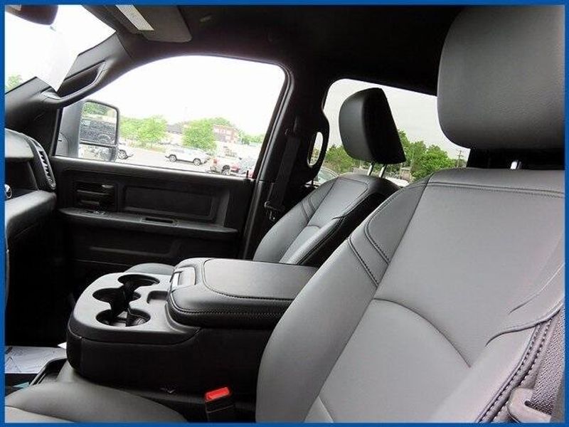 2025 RAM 3500 TradesmanImage 15