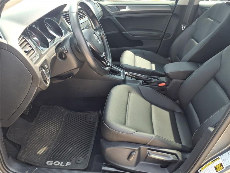 Used 2018 Volkswagen Golf TSI SE 4-DoorImage 18