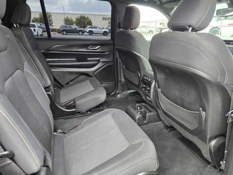 Used 2024 Jeep Grand Cherokee L Laredo X 4x2