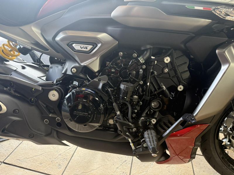 New 2026 Ducati X DIAVEL V4 Image 4