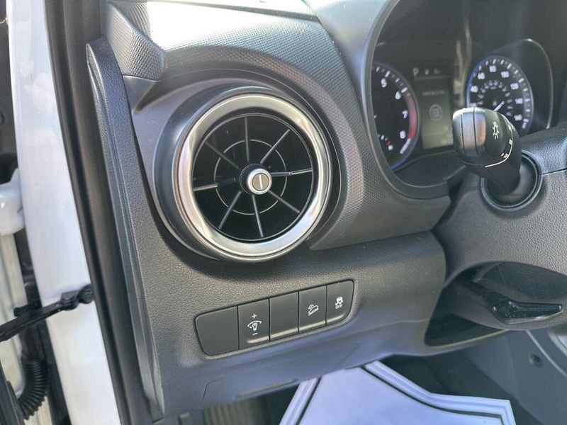2023 Hyundai Kona SELImage 24