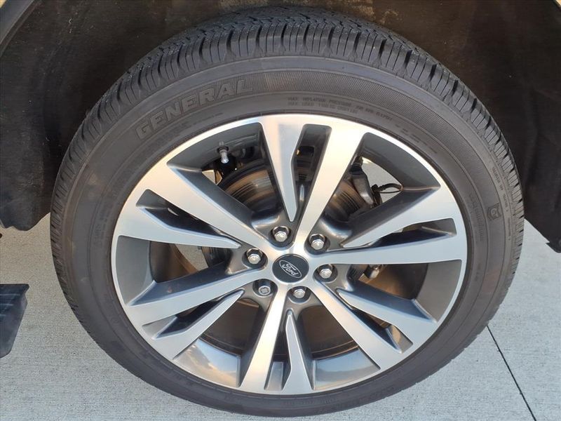 Used 2020 Ford Expedition PlatinumImage 10