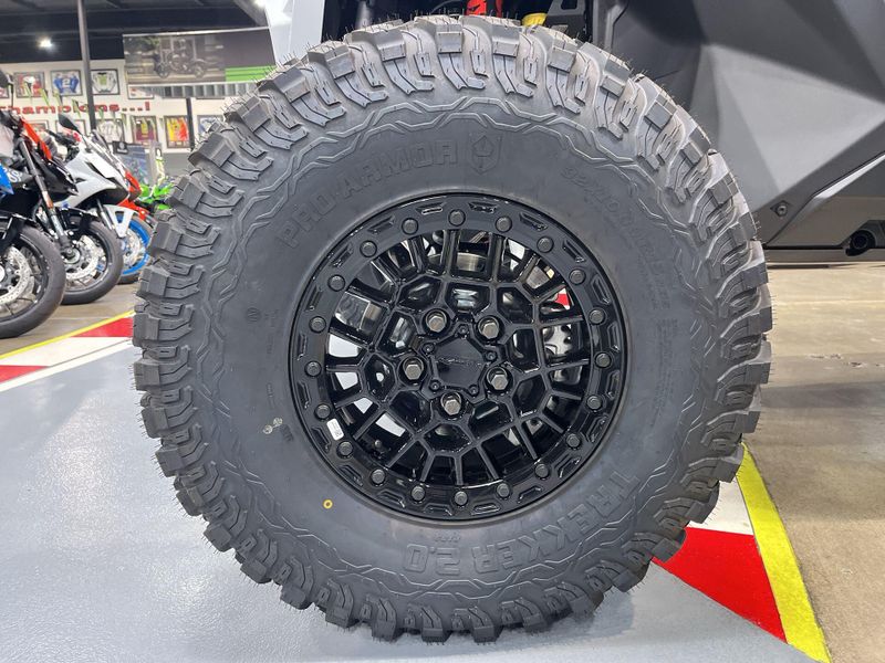 New 2026 Polaris RZR PRO R 4 ULTIMATE Image 20
