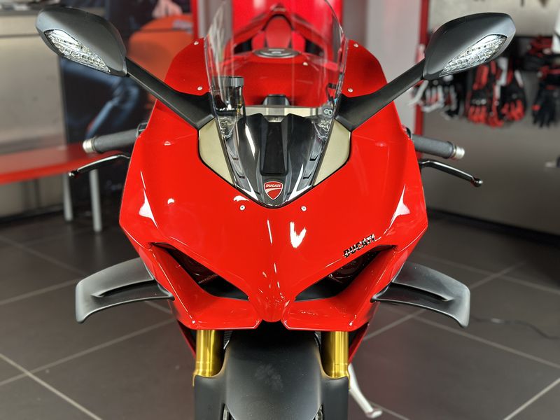 2024 Ducati PANIGALE V4 SImage 5