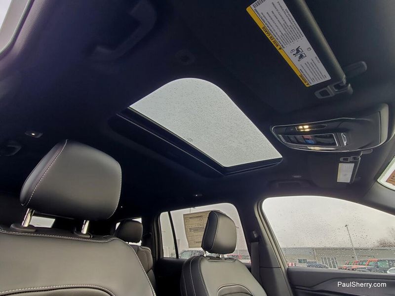 New 2025 Jeep Grand Cherokee L Altitude X 4x4