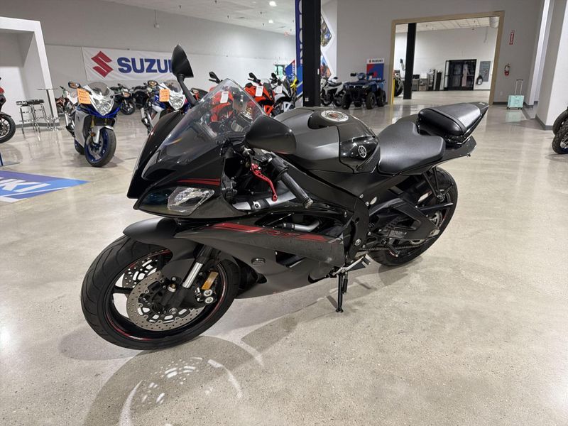 Used 2015 Yamaha YZF-R6 Image 13