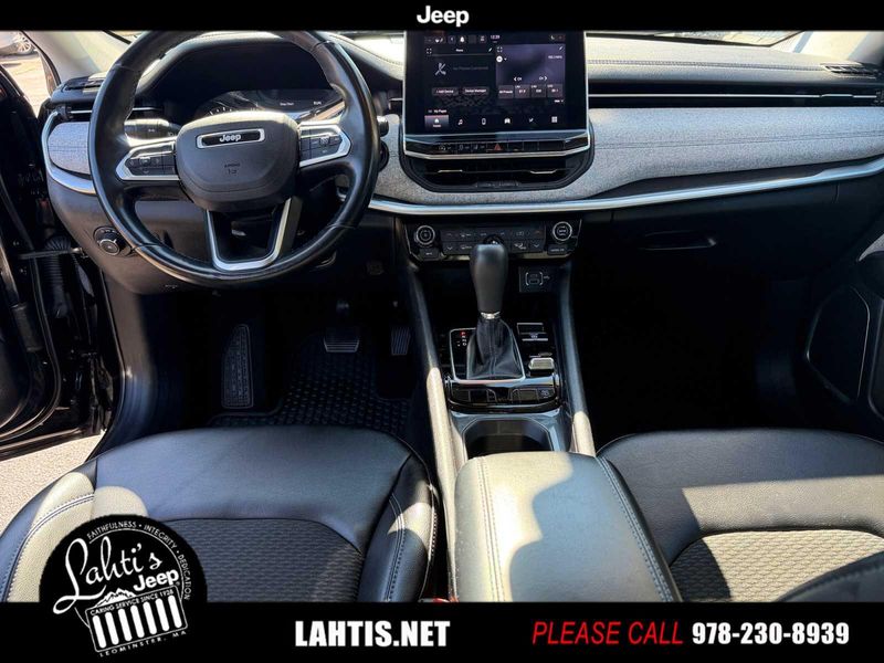 2022 Jeep Compass Latitude photo 26