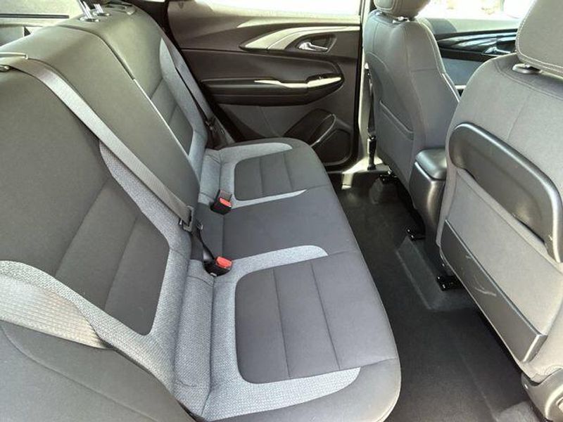 Used 2025 Chevrolet Trailblazer LSImage 14