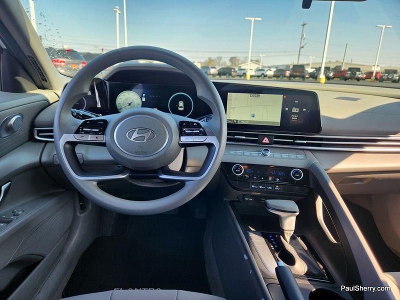 2024 Hyundai Elantra SELImage 33