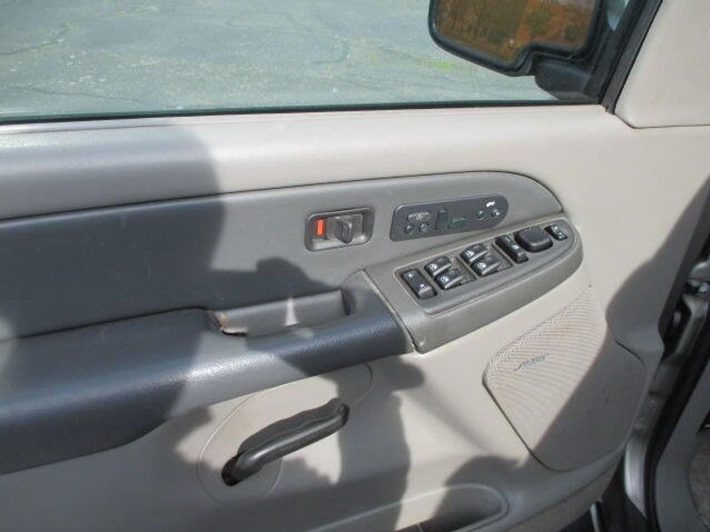 2003 Chevrolet Tahoe LTImage 15