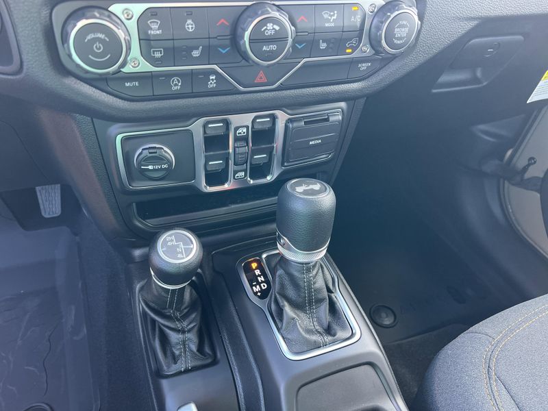 New 2025 Jeep Wrangler 4-door Sport SImage 18