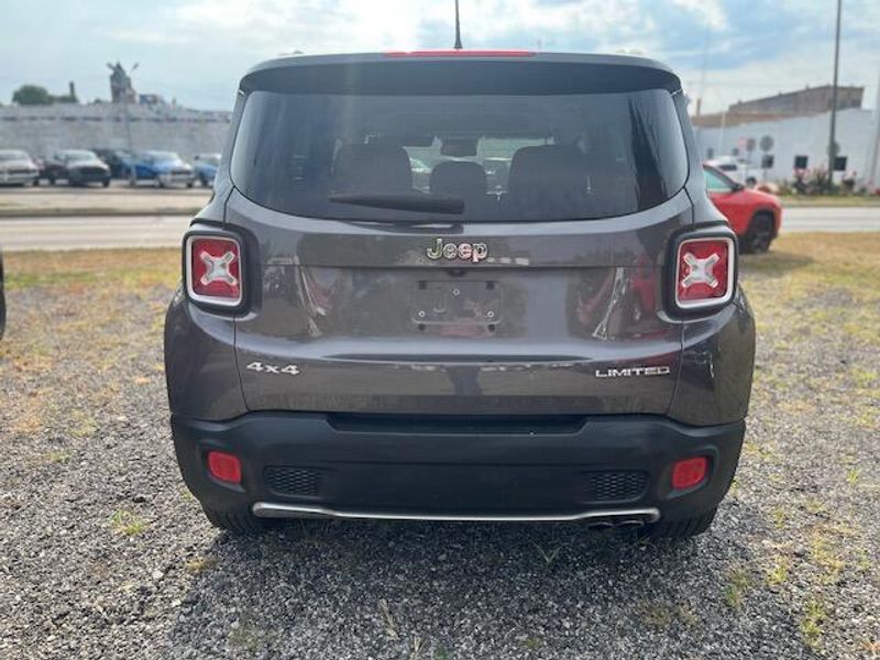 Used 2016 Jeep Renegade Image 4