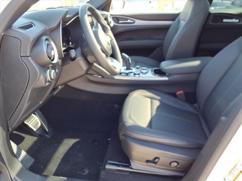 New 2026 Alfa Romeo Stelvio SprintImage 14