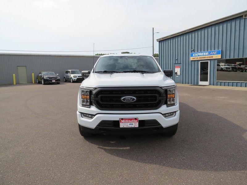 Used 2021 Ford F-150 XLT 4x4 4dr SuperCrew 5.5 ft. SBImage 4