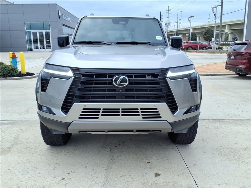 Used 2024 Lexus GX 550 OvertrailImage 4