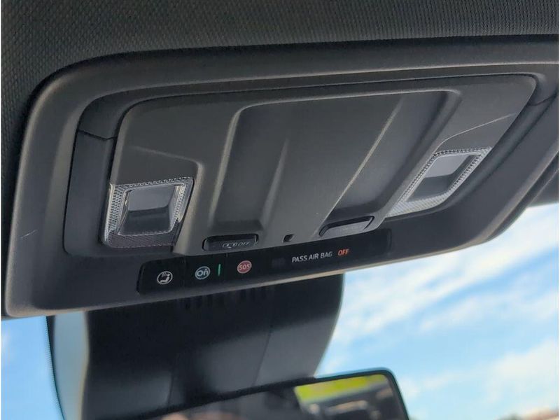 Used 2025 Chevrolet Silverado 1500 LTImage 28