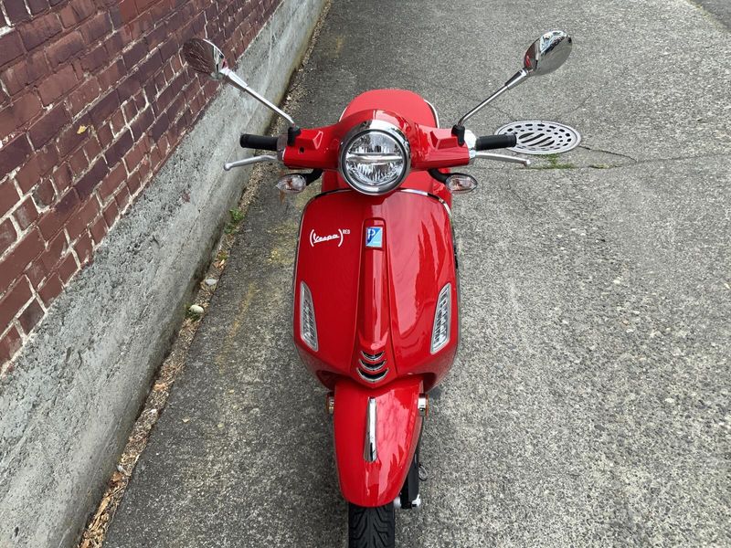 New 2027 Vespa PRIMAVERA 150 RED 
