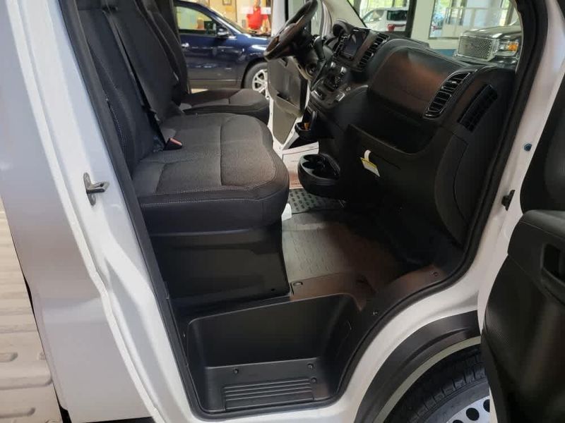 2025 Ram ProMaster 1500 Tradesman photo 6