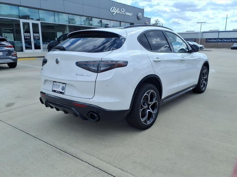 New 2025 Alfa Romeo Stelvio AwdImage 7