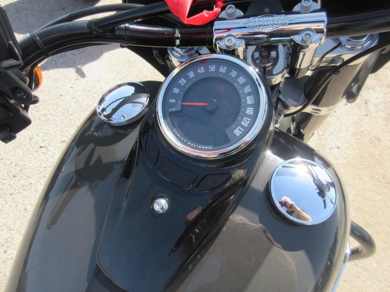 USED 2019 HARLEY SOFTAIL SLIM Image 16