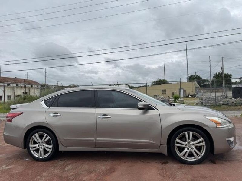 2013 Nissan Altima 3.5 SLImage 4