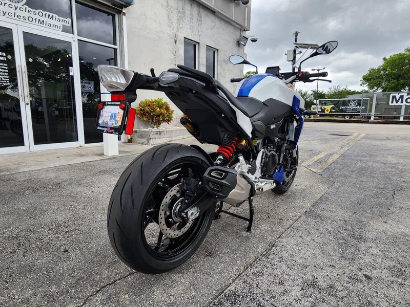 Used 2022 BMW F 900 R Image 13