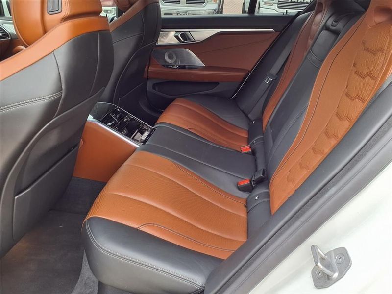 Used 2021 BMW M850i Gtan Coupe xDrive Gran CoupeImage 11