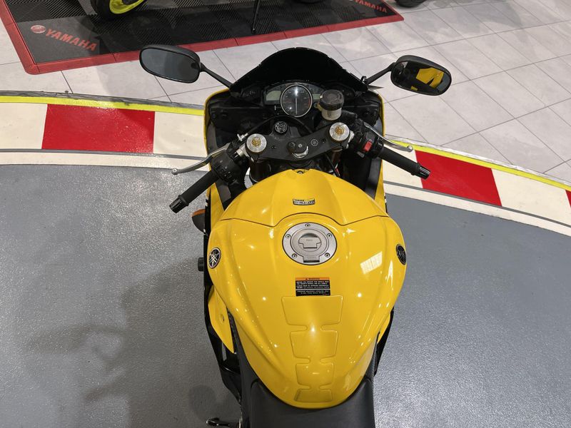 Used 2016 Yamaha YZF-R6 CA Image 10