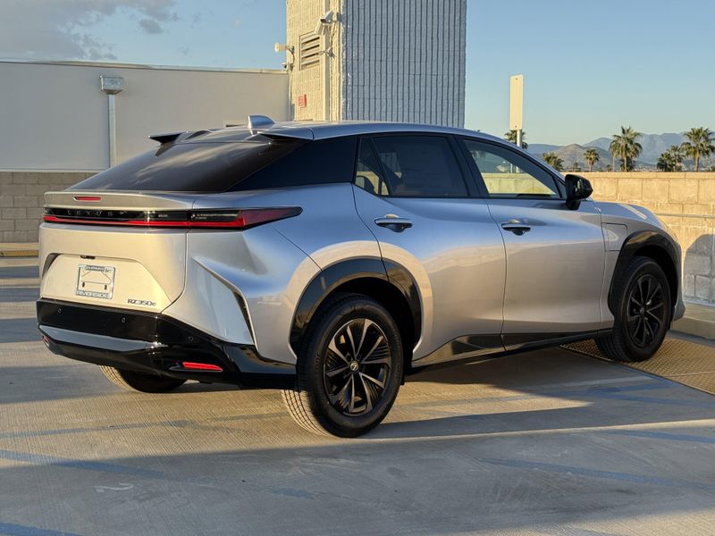New 2026 Lexus RZ 350eImage 11