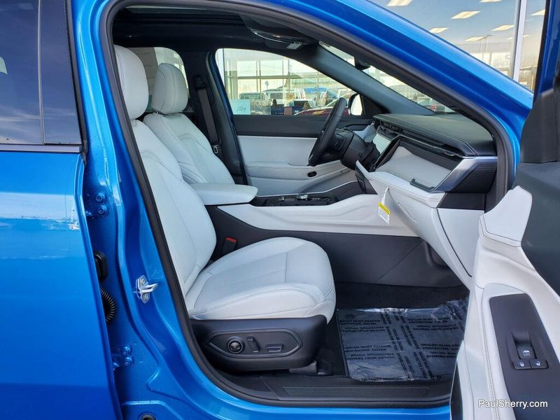 New 2026 Jeep Cherokee Limited 4x4