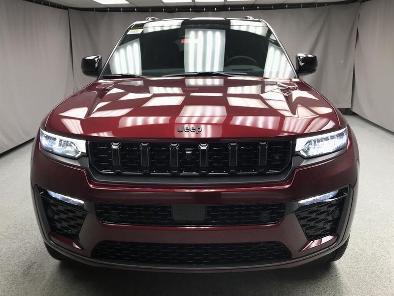 New 2026 Jeep Grand Cherokee L Summit 4x4Image 19