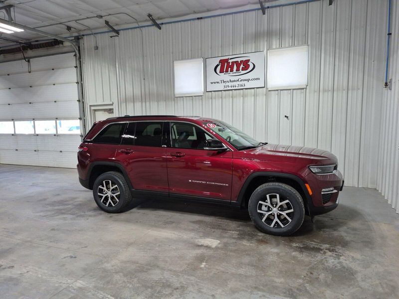 2025 Jeep Grand Cherokee Limited 4x4Image 3