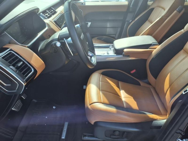 2020 Land Rover Range Rover Sport HSE DynamicImage 11