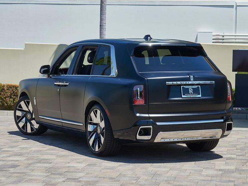 New 2027 Rolls-Royce Cullinan Image 8