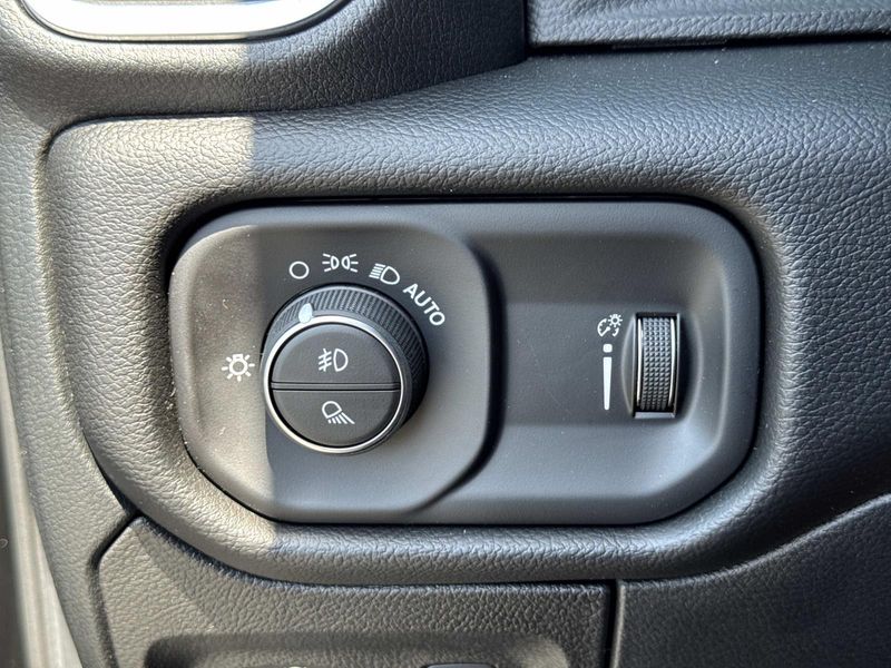 New 2026 RAM 1500 Big Horn Crew Cab 4x4 5'7' Box