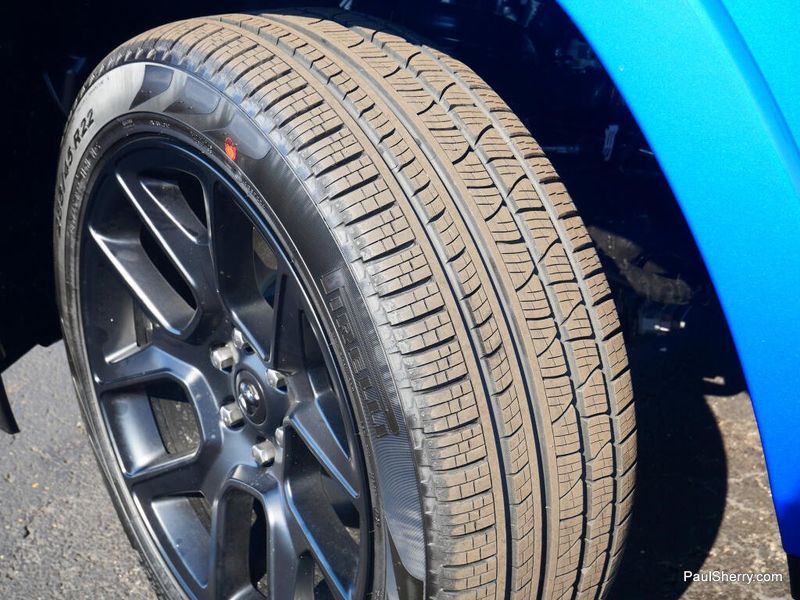 New 2026 RAM 1500 Laramie Crew Cab 4x4 5'7' Box