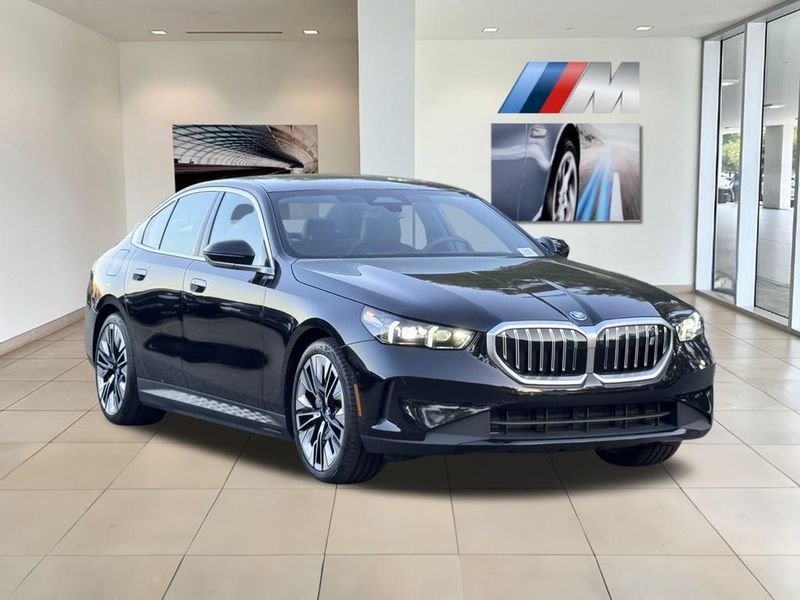 2025 BMW i5 xDrive40Image 3